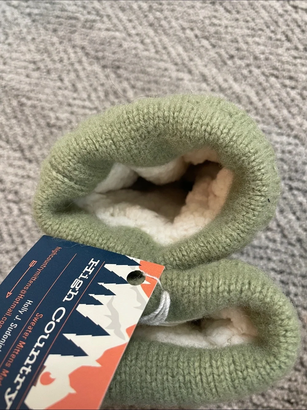 Women’s Green Nordic-Pattern Convertible Mittens with Button Cuff